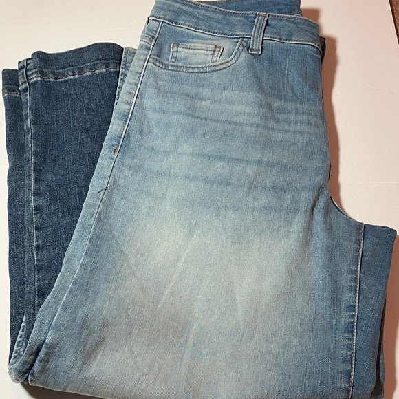 Time and Tru High rise Wide leg Light Blue Jeans - Picture 6 of 9